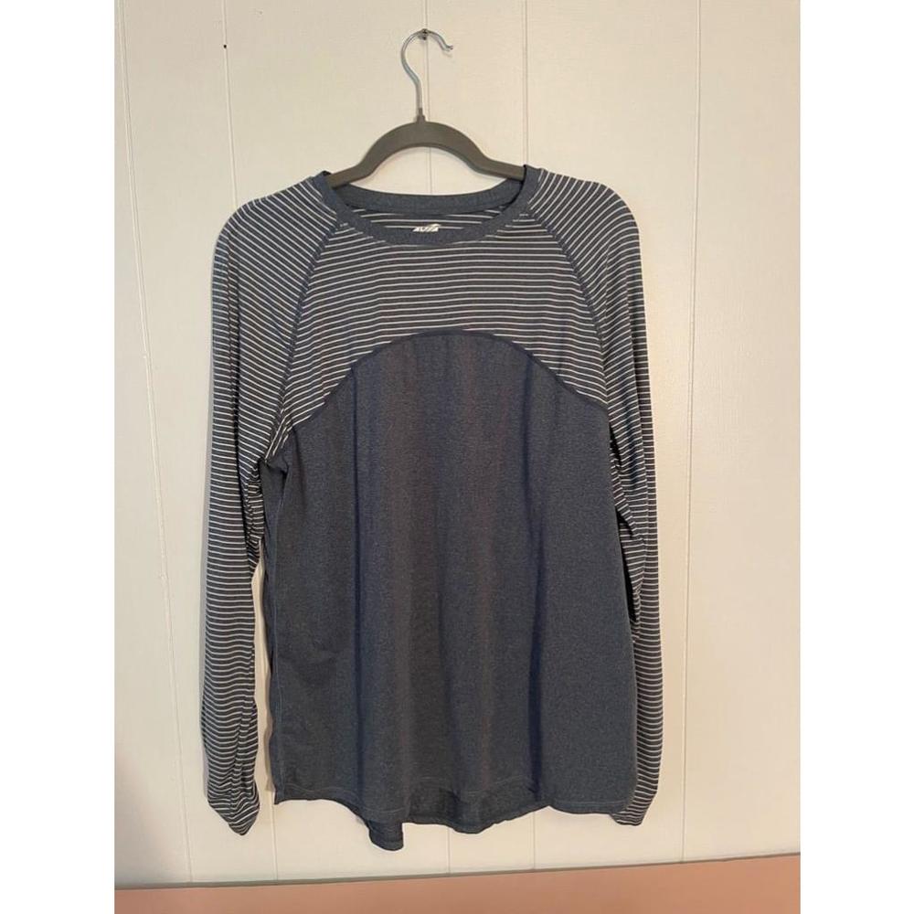 Women’s Avia long sleeve‎ Heather blue top size Large.